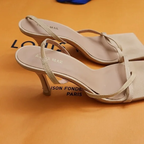 Alias Mae heels - Picture 2 of 3